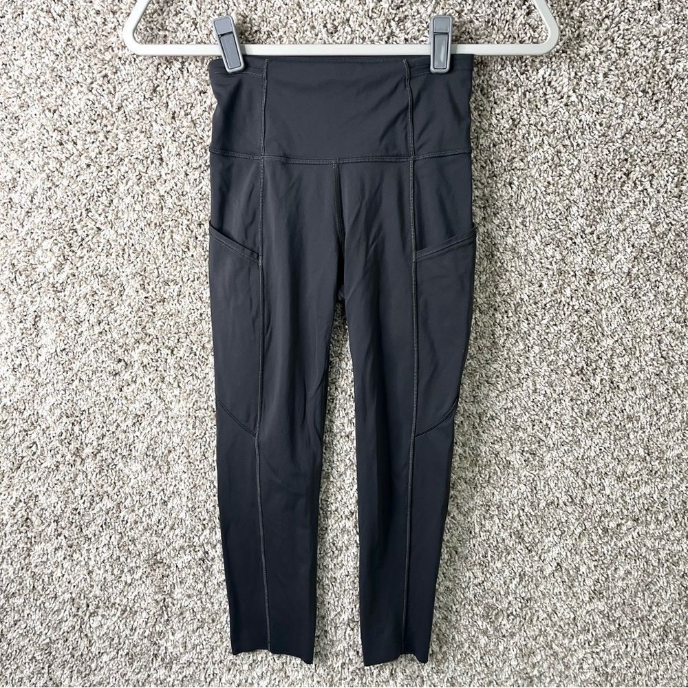 Lululemon Leggings‎ Women’s 2 Grey *Non-Reflective Fast & Free 19” Cropped II